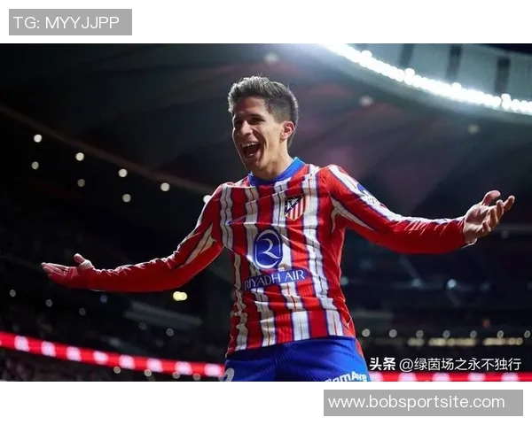 小西蒙尼称赞小蜘蛛为西甲最佳9号与梅西同场是无上的荣耀