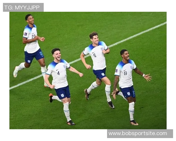 英格兰世界杯新队服曝光贝林汉姆拉什福德等五名球员亮相 英格兰世界杯新队服曝光贝林汉姆拉什福德等五名球员亮相