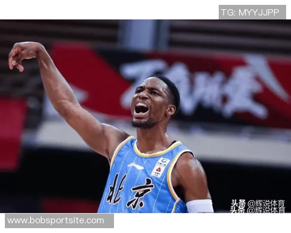 卡雷拉斯表现不佳全场最低评分11次失误仅有3次防守贡献