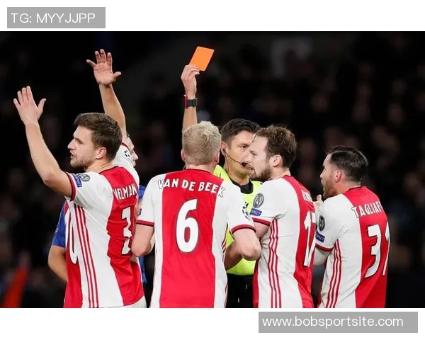 埃因霍温主帅严守纪律德斯特因迟到无缘欧冠首发阵容