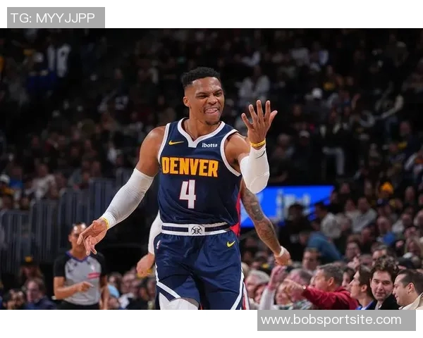 小杨最后时刻登场斯普利特状态低迷球队领先20分优势明显