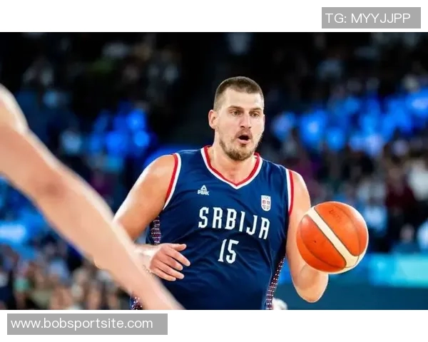 约基奇半场表现惊艳11投7中斩获17分10篮板5助攻1盖帽